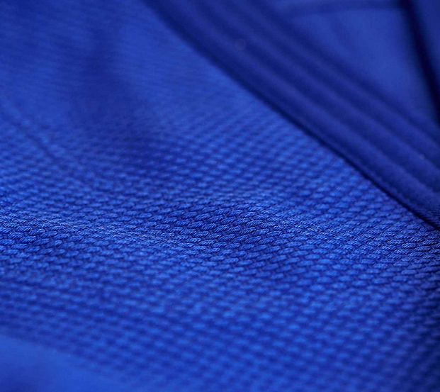 Кимоно для дзюдо Champion 2 IJF Slim Fit Premium синее с золотыми полосками фото 14