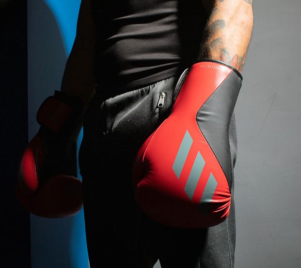 Перчатки боксерские Speed Tilt 150 красно-черные фото 22